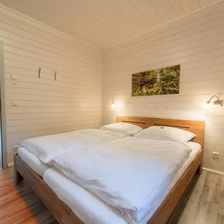 別荘 2 Bis 4 Personen Mit Infrarotsauna F2h9 ルーラ